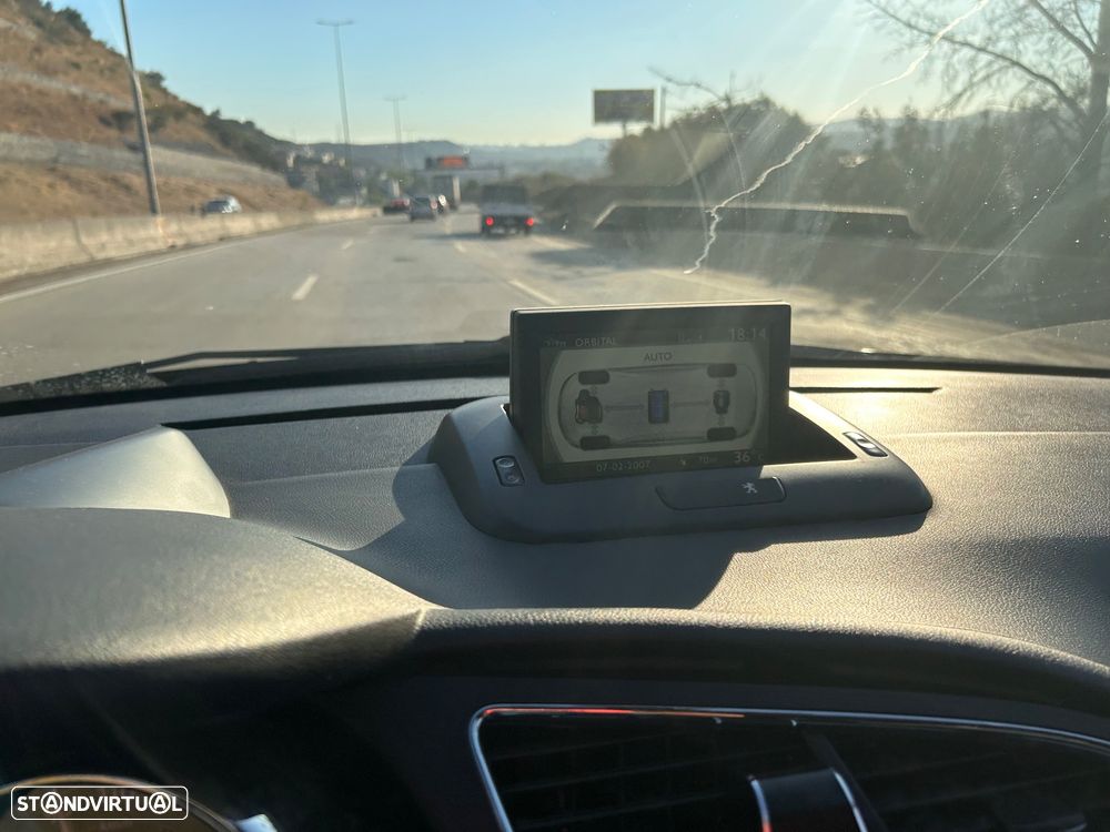 Peugeot 3008 2.0 HDi Hybrid4 99g J18 - 3
