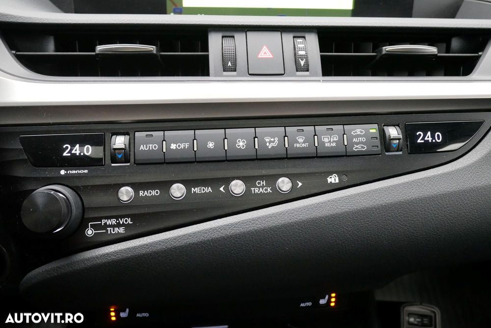 Lexus Seria ES 300h Executive - 22