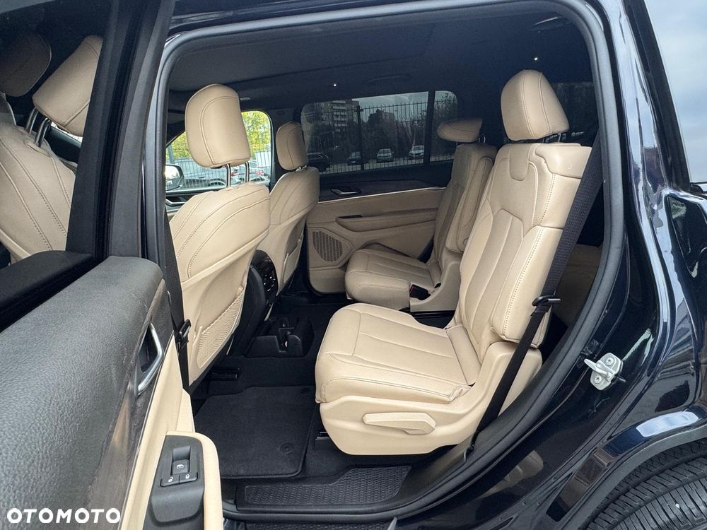 Jeep Grand Cherokee - 14
