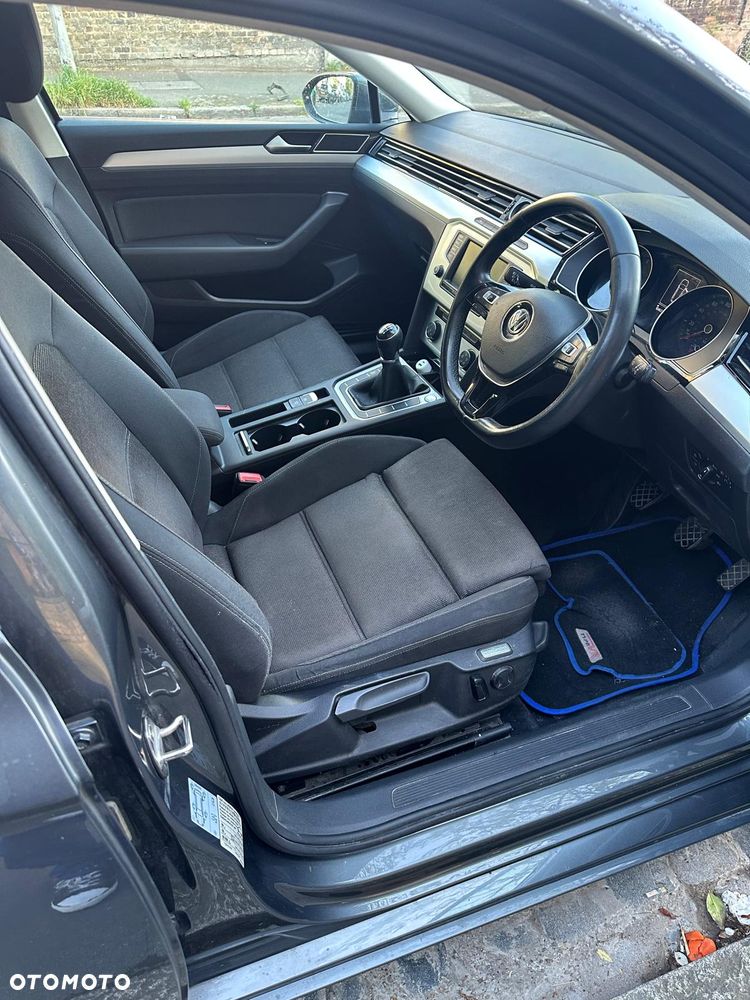 Volkswagen Passat 2.0 TDI (BlueMotion Technology) Comfortline - 4