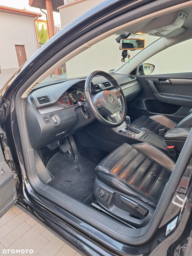 Volkswagen Passat 2.0 TDI Highline DSG - 8