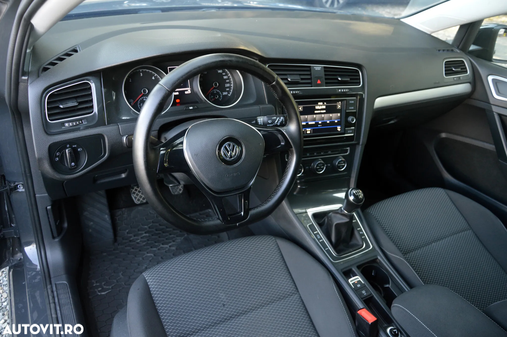 Volkswagen Golf 1.6 TDI Comfortline - 21