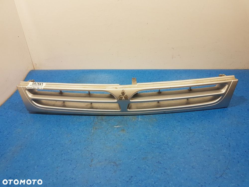 MITSUBISHI LANCER V ATRAPA / GRILL - 1