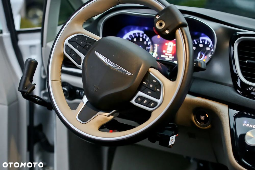 Chrysler Pacifica - 18