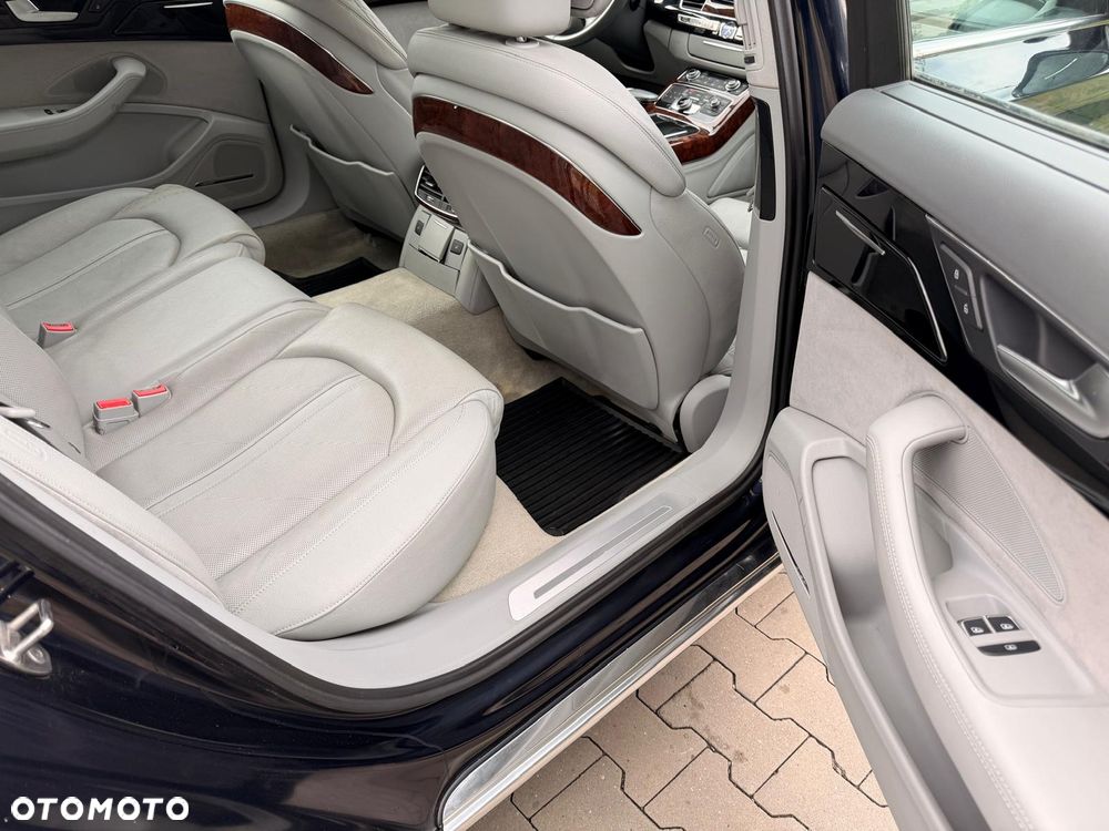 Audi A8 4.2 FSI L Quattro - 21