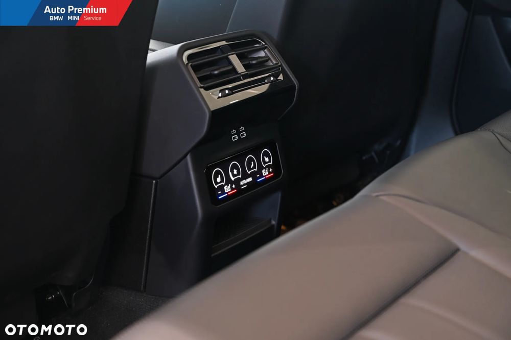 BMW Seria 5 520i mHEV - 13