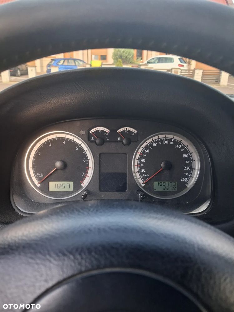 Volkswagen Golf 1.6 Basis - 10