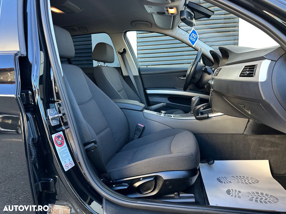 BMW Seria 3 318d DPF Touring Aut. - 18