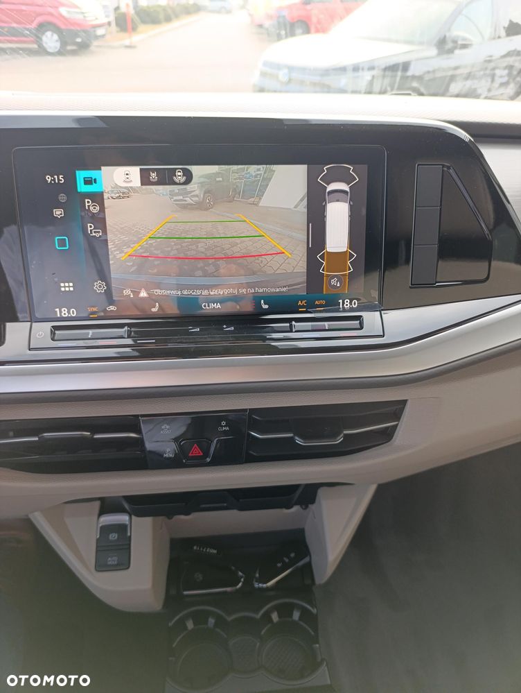 Volkswagen Multivan - 13