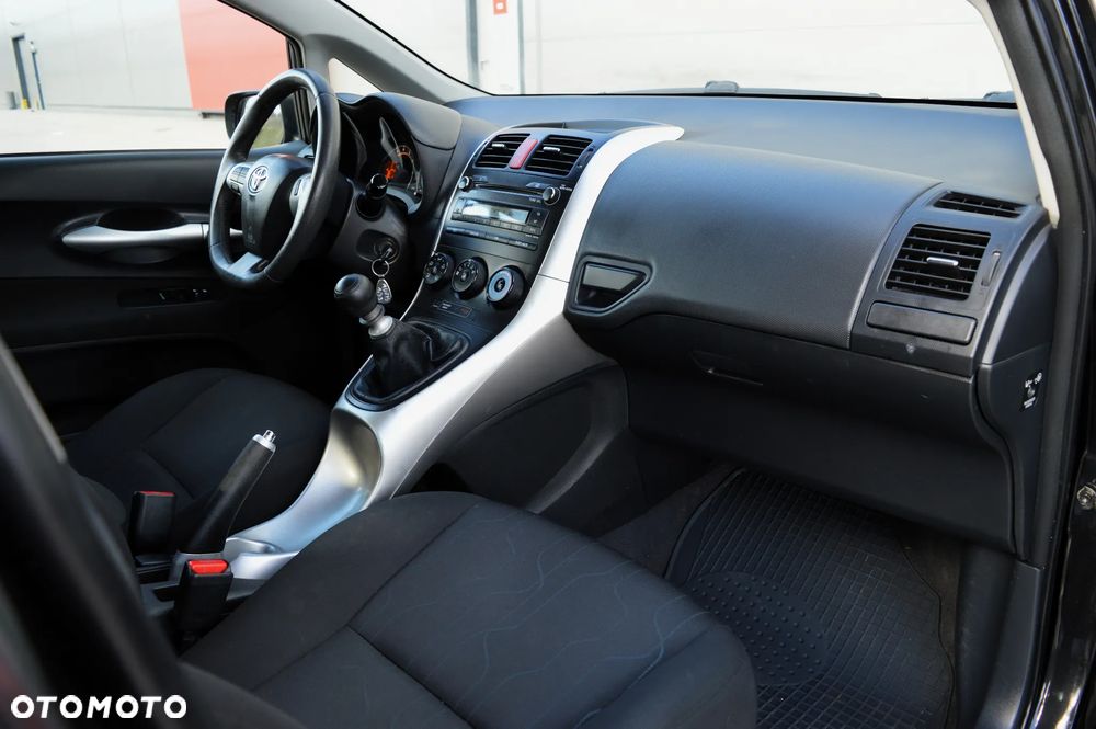 Toyota Auris 1.33 VVT-i Active - 10
