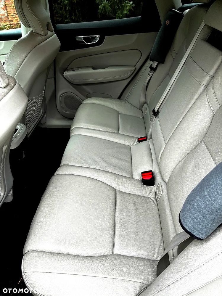 Volvo XC 60 D4 AWD Momentum - 17