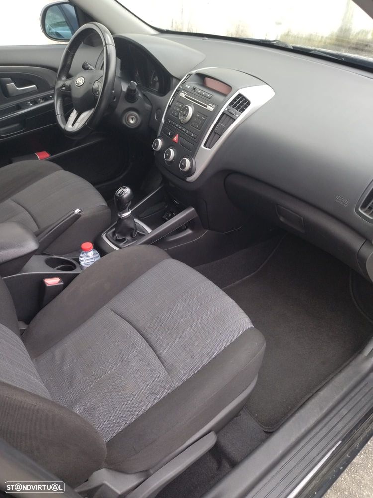Kia Ceed SW - 16
