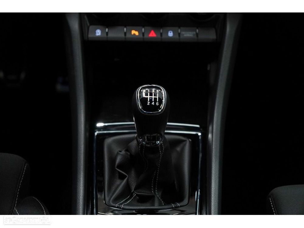 Skoda Karoq 1.0 TSI Sportline - 28