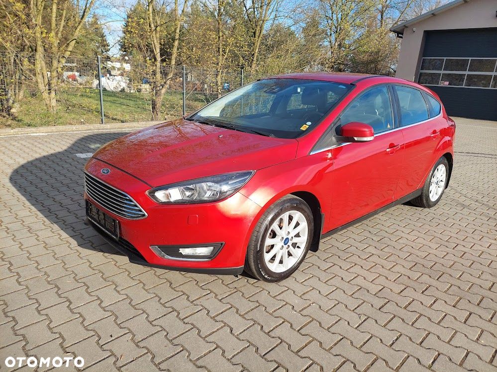 Ford Focus ver-1-5-ecoboost-start--stopp--system-titanium - 3