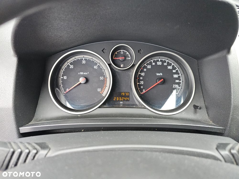 Opel Zafira 1.9 CDTI - 4