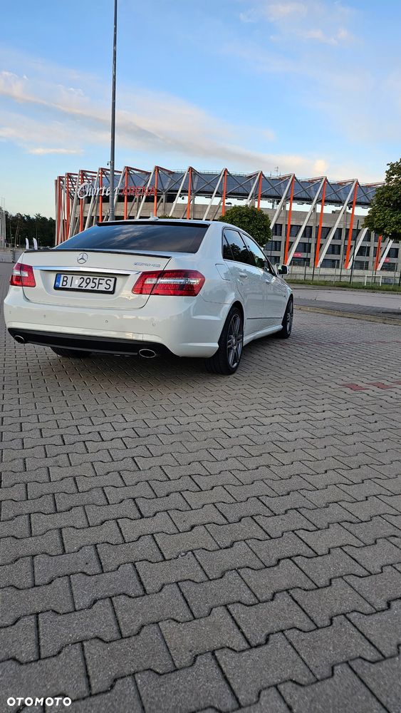 Mercedes-Benz Klasa E 250 CGI BlueEFFICIENCY Avantgarde - 3