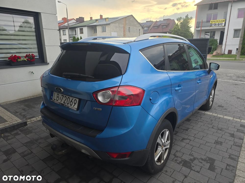 Ford Kuga 2.0 TDCi 2x4 Titanium - 3