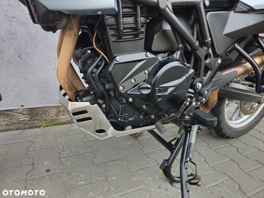 BMW F - 17