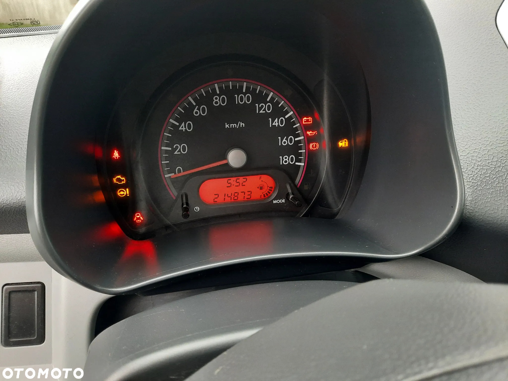 Nissan Pixo 1.0 Visia - 9