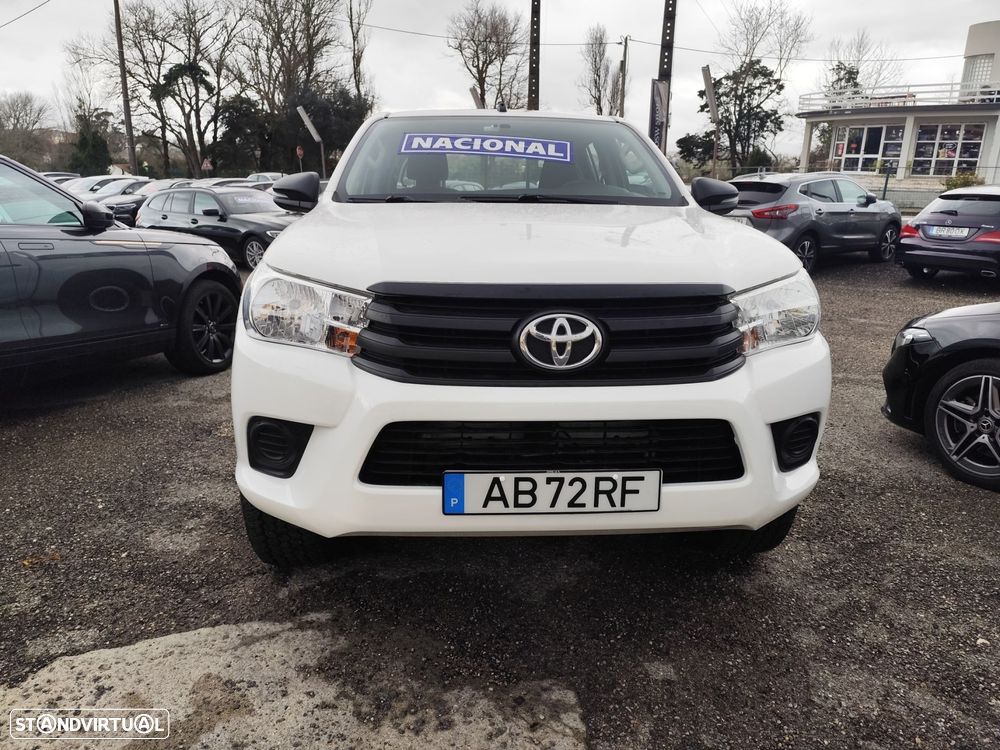 Toyota Hilux 2.4 D-4D 4WD CD Tracker - 2