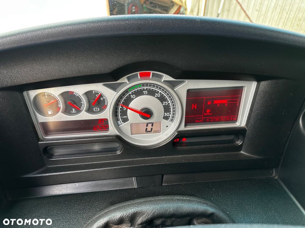 Renault MAGNUM - 10