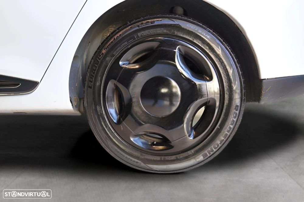 Renault Clio Sport Tourer - 11