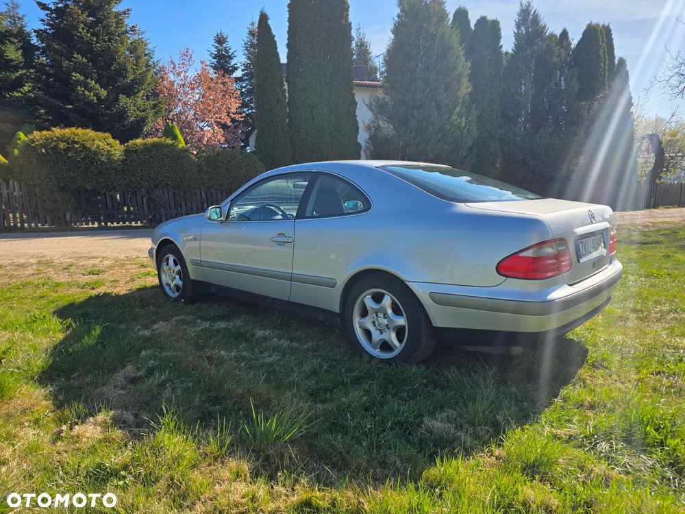 Mercedes-Benz CLK - 4