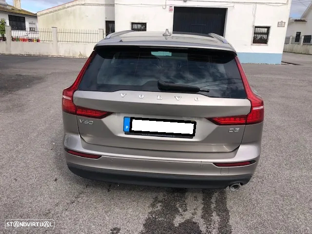 Volvo V60 2.0 D3 Momentum - 24