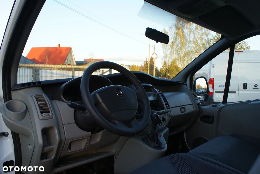 Opel Vivaro - 10