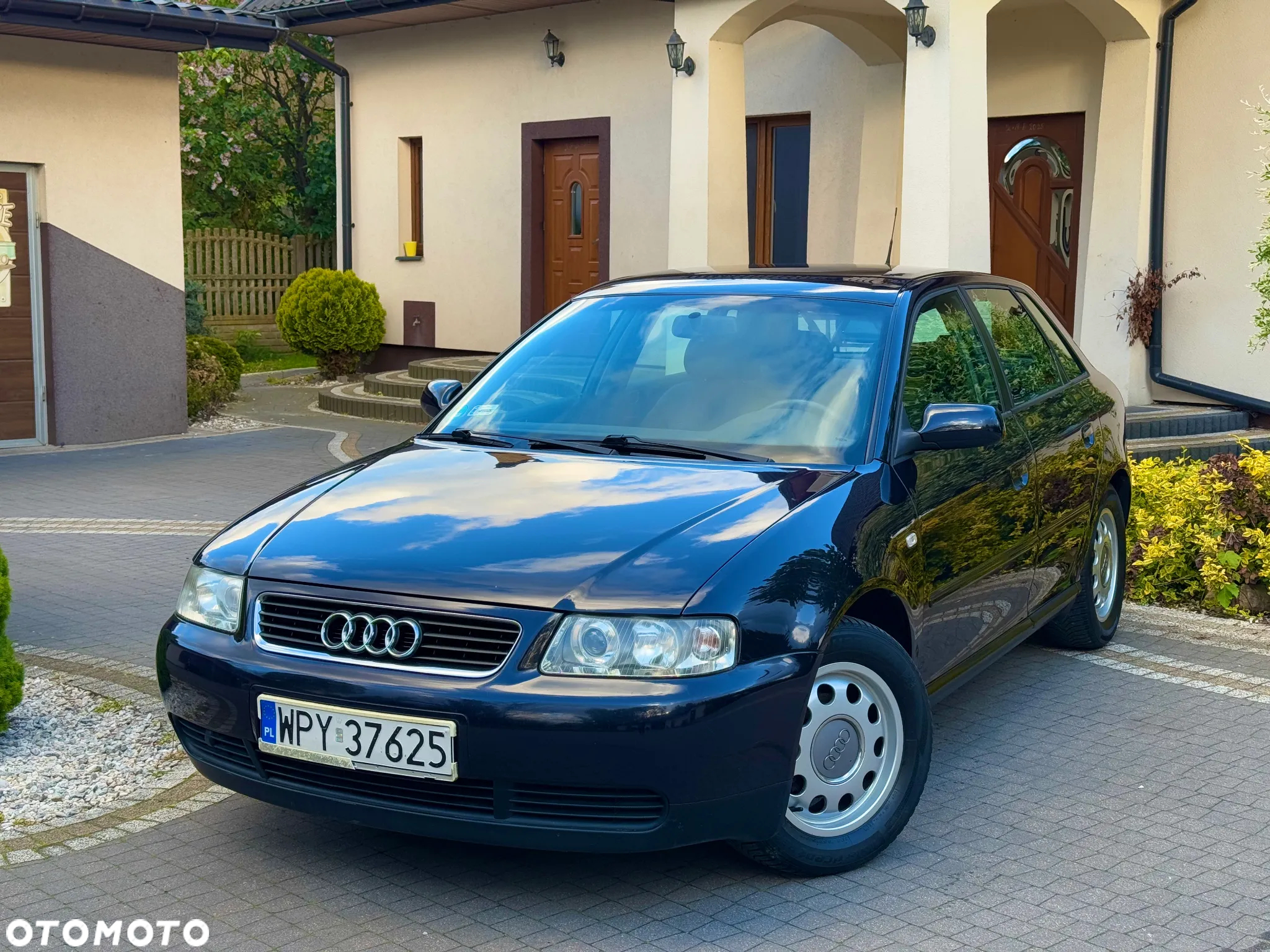 Audi A3 1.6 FSI Sportback Ambiente - 2