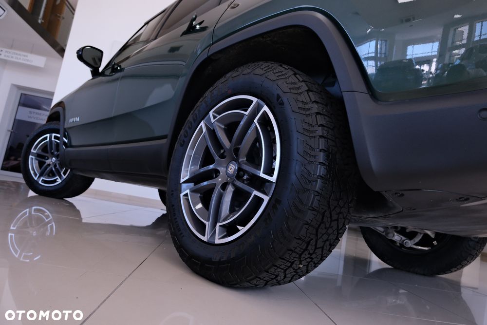 Rivian R1S - 7