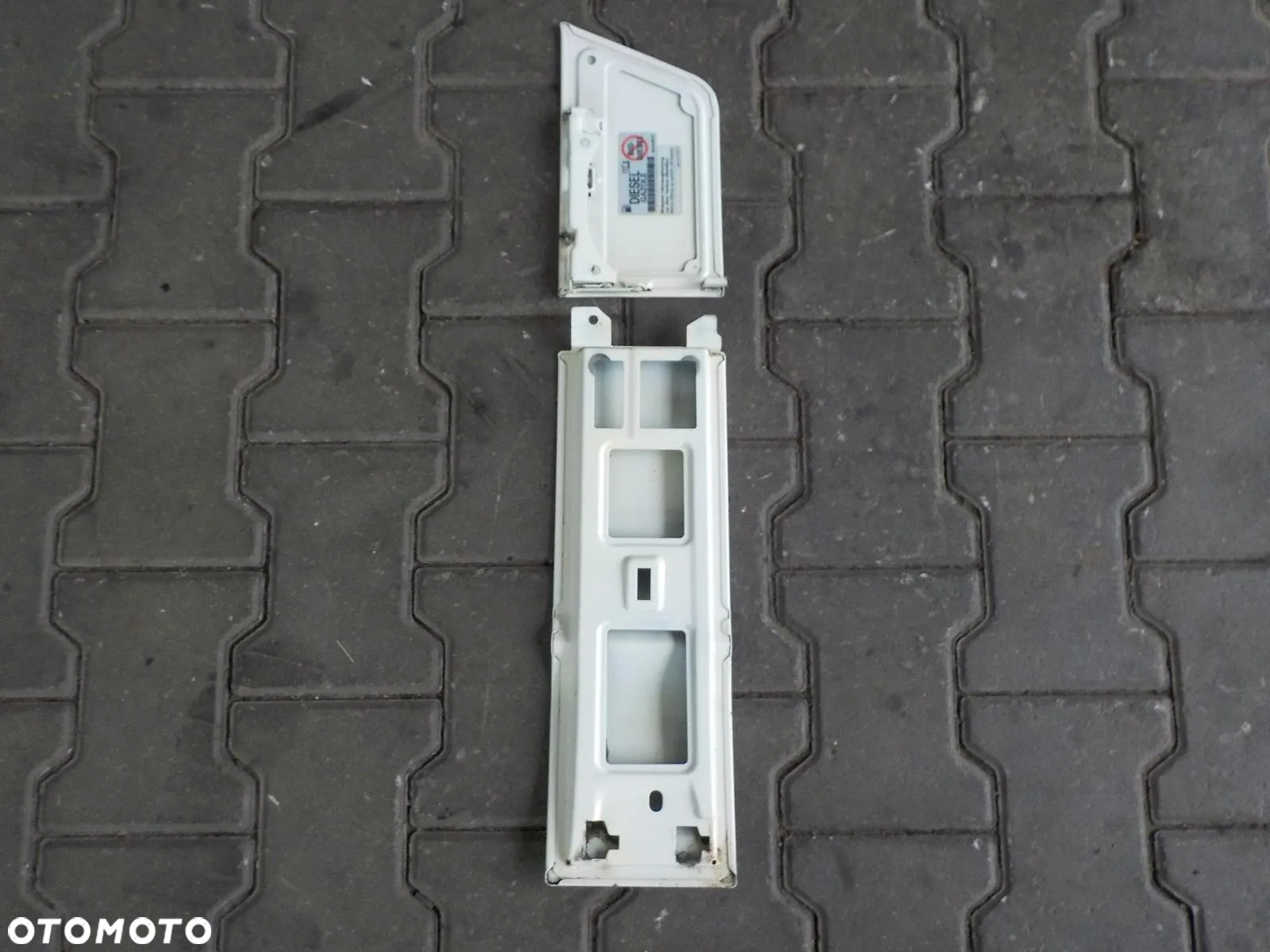 VW T5 KLAPKA WLEWU PALIWA BLACHA ZAŚLEPKA - 4