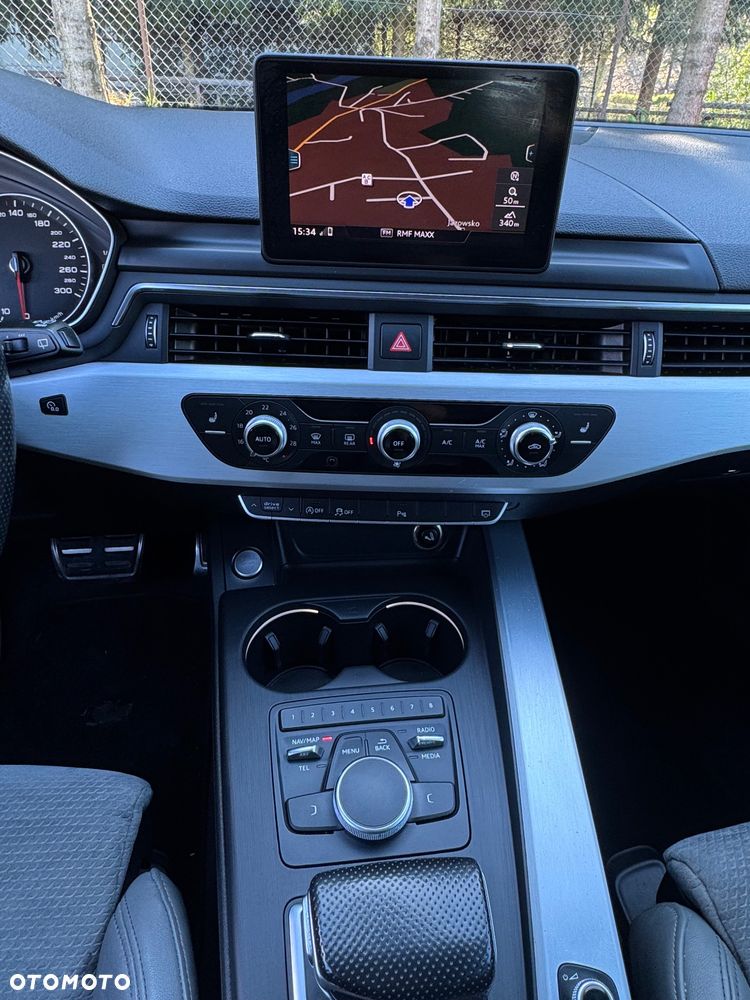 Audi A4 Avant 2.0 TDI ultra S tronic sport - 29