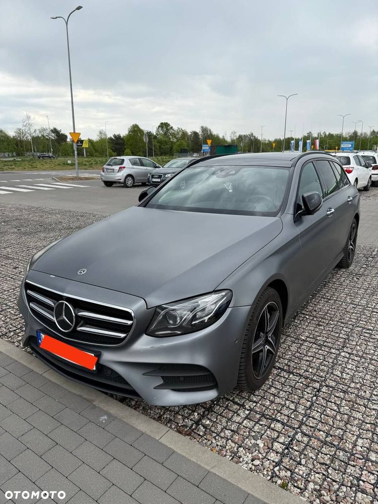 Mercedes-Benz Klasa E 300 de AMG - 6