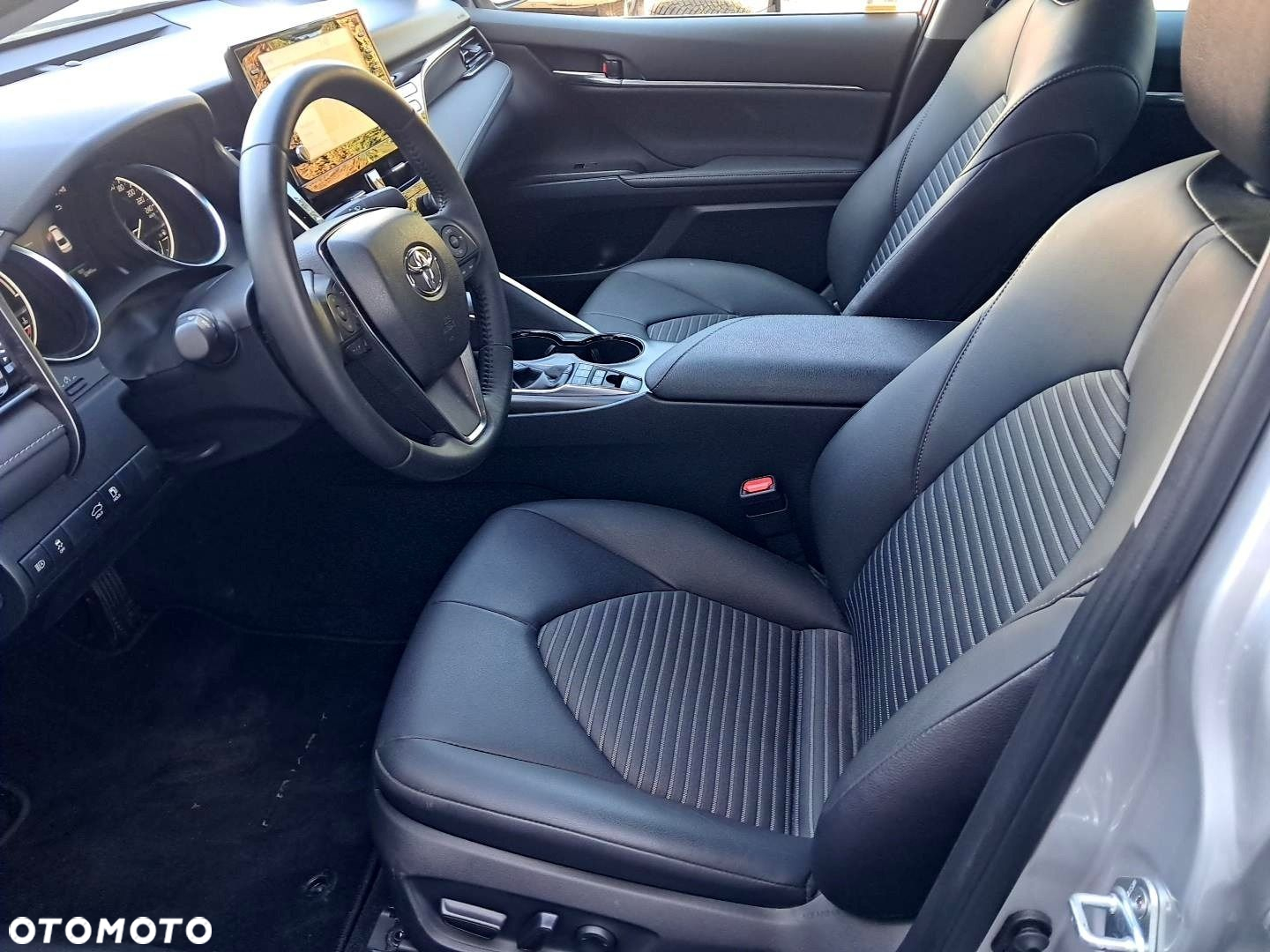 Toyota Camry - 13
