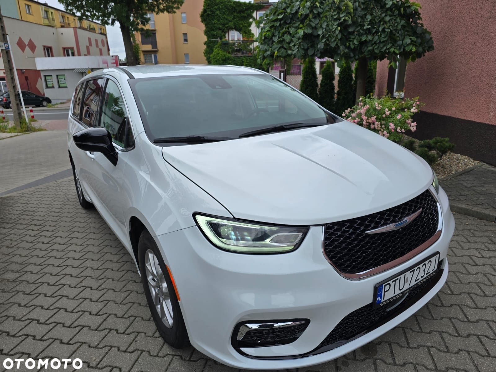 Chrysler Pacifica - 2