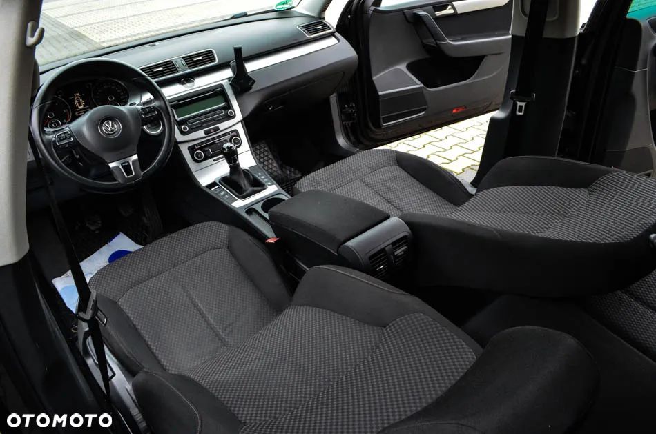 Volkswagen Passat 2.0 TDI Comfortline - 25