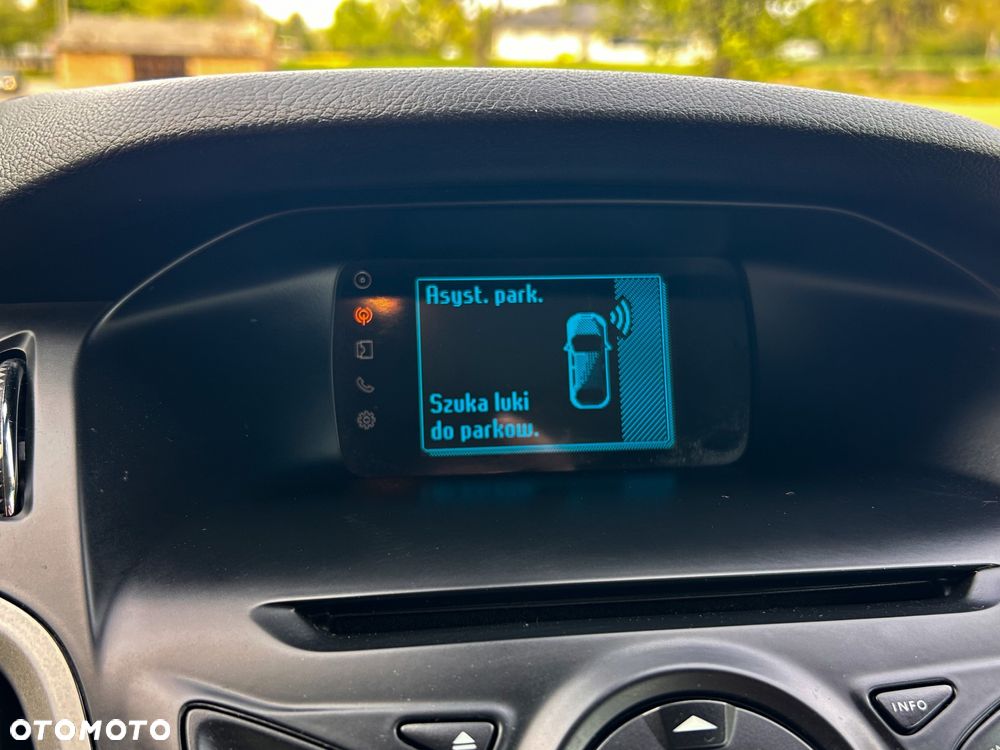 Ford Focus 1.0 EcoBoost Trend - 33