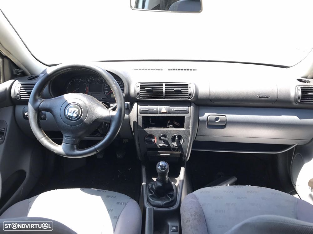 Seat Leon 1.4 16V 5P 2001  - Para Peças - 8