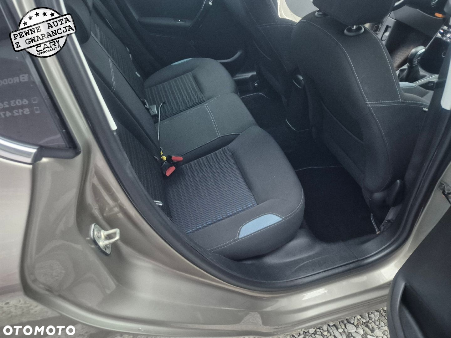 Peugeot 208 - 17