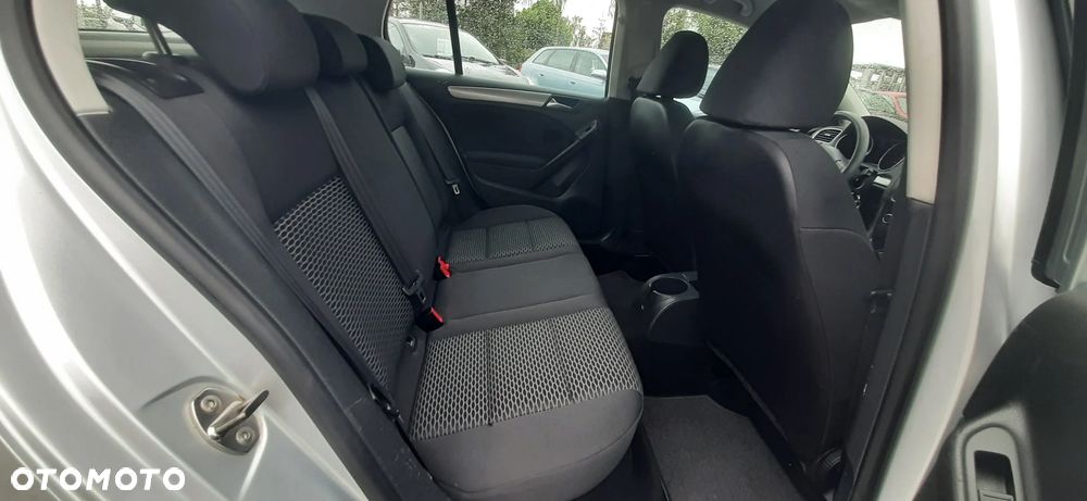 Volkswagen Golf - 36