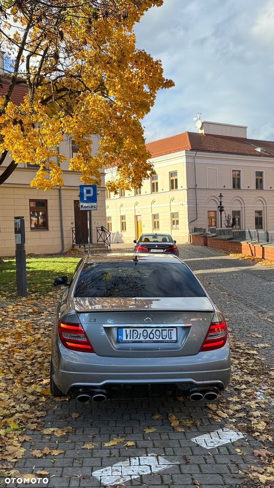 Mercedes-Benz Klasa C 63 AMG - 8