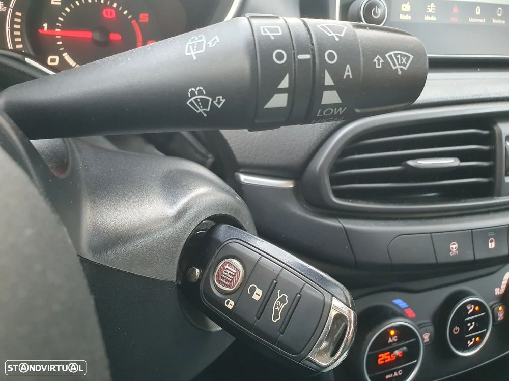 Fiat Tipo Station Wagon 1.6 M-Jet Lounge Tech J17 DCT - 30