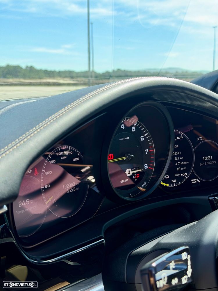 Porsche Panamera Sport Turismo - 5