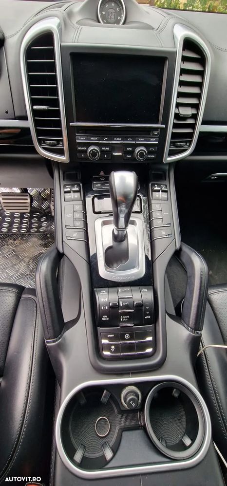 Porsche Cayenne S Diesel Platinum Edition - 14