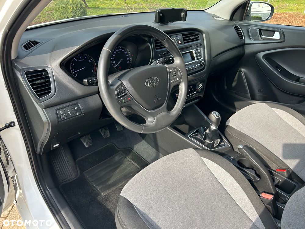 Hyundai i20 1.2 Passion - 12