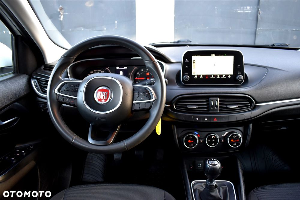 Fiat Tipo 1.4 16v Lounge EU6d - 27