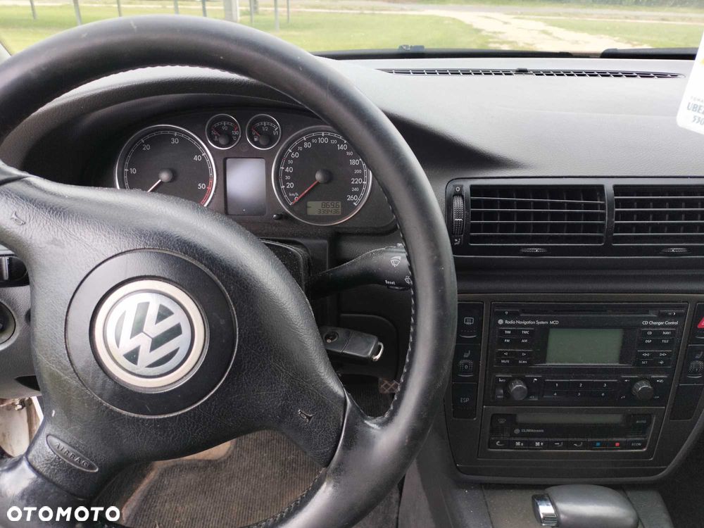 Volkswagen Passat - 5