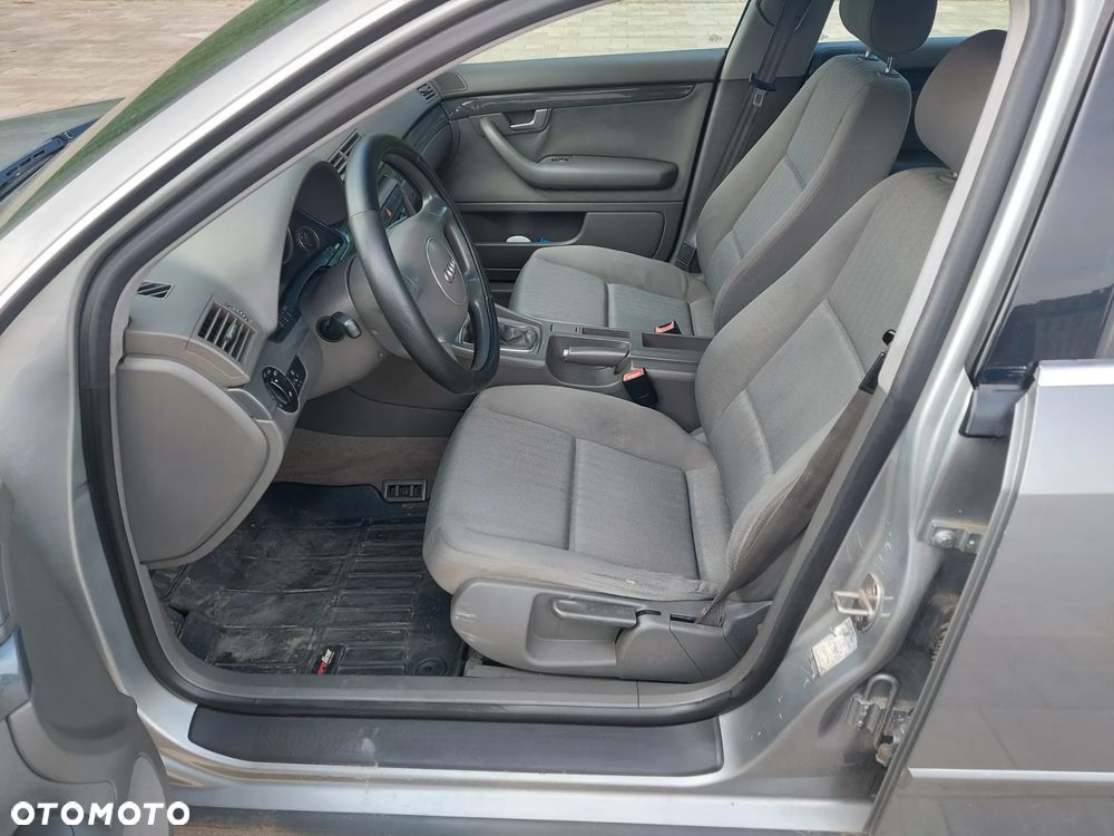 Audi A4 Limousine - 11