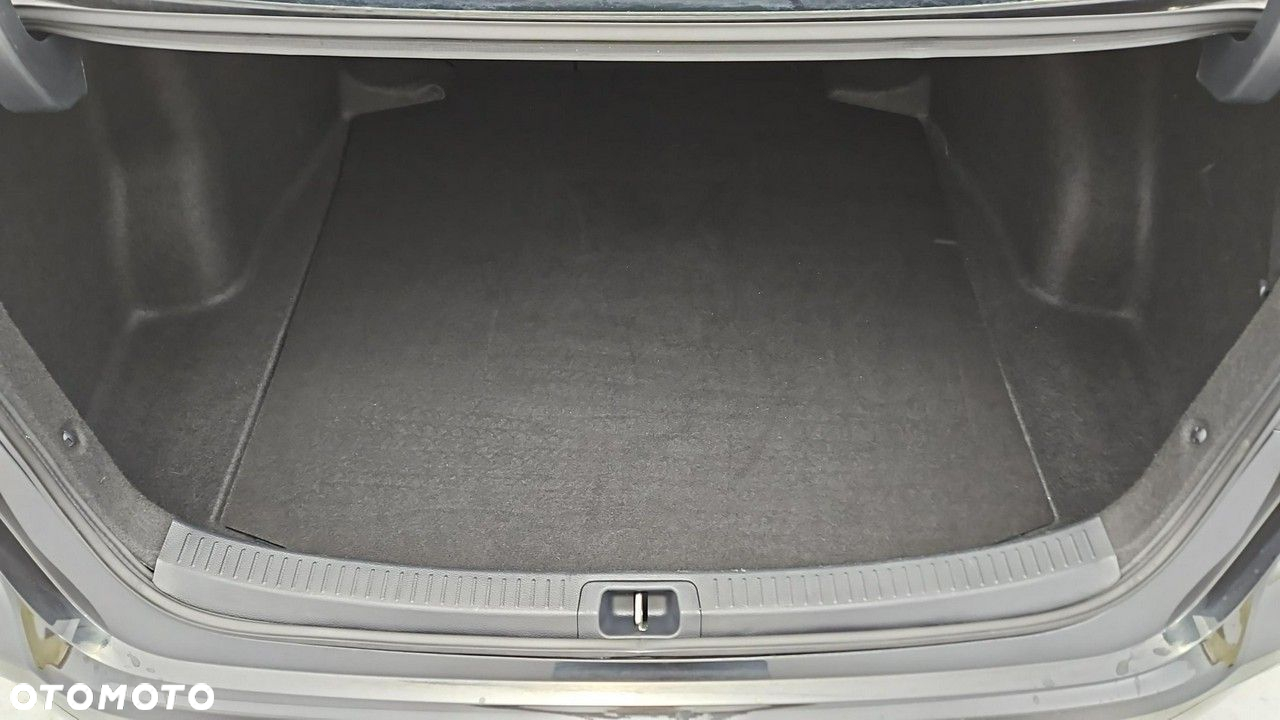 Toyota Corolla 1.6 Comfort - 24